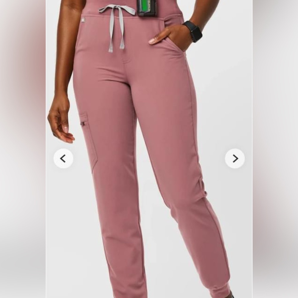 Women’s size large Figs joggers